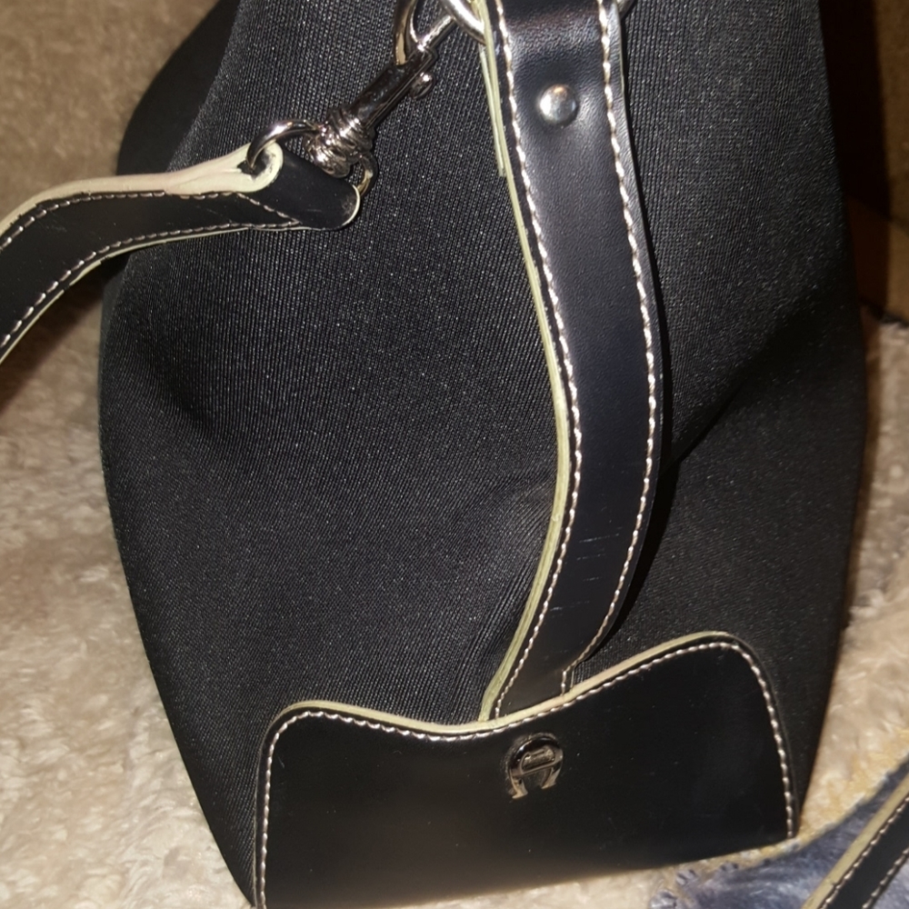 Etienne Aigner Large Purse - Picture 9 of 11